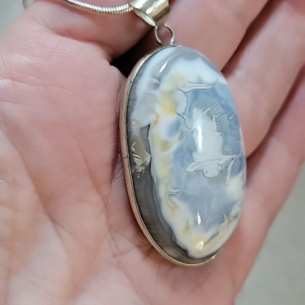 OWYHEE OPAL BOLD PENDANT NECKLACE - Picture 3 of 5
